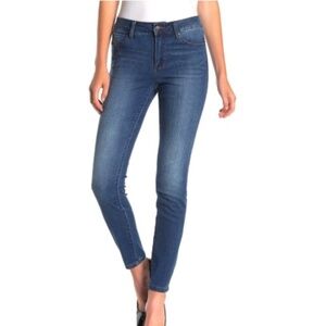 NWOT Tahari Chloe Fit Solution Mid-Rise Skinny Jeans Size 8/29